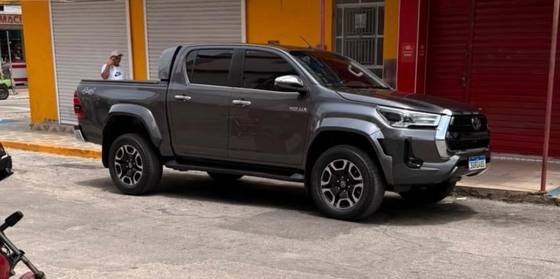 TOYOTA HILUX 2.8 D-4D TURBO DIESEL CD SRX PLUS 4X4 AUTOMÁTICO TOYOTA HILUX 2.8 D-4D TURBO DIESEL CD SRX PLUS 4X4 AUTOMÁTICO